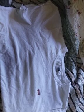 Levi's White Crewneck Tee with Small Maroon Logo